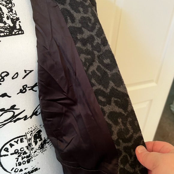 Black and gray leopard print coat,can from another posher but I never wore it - Picture 7 of 9